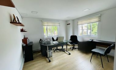 ESPECTACULAR CASA COMERCIAL O VIVIENDA  EN PONTEVEDRA