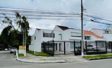ESPECTACULAR CASA COMERCIAL O VIVIENDA  EN PONTEVEDRA