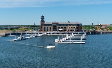 Bridgeport Harbor Luxury Garden Unit