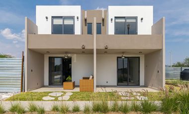Casa en Venta  con alberca jardín privado Amenidades a 10 minutos de Cuautla Morelos