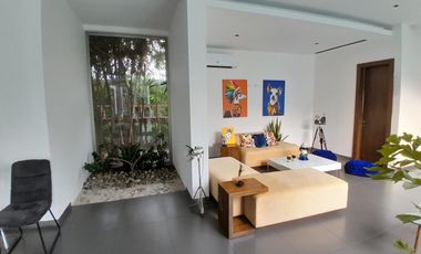 Samborondon, Venta de Hermosa Casa 4 dormitorios con Acabados de Primera y Piscina