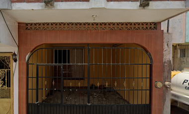 SE VENDE BONITA Y AMPLIA CASA EN VERACRUZ.