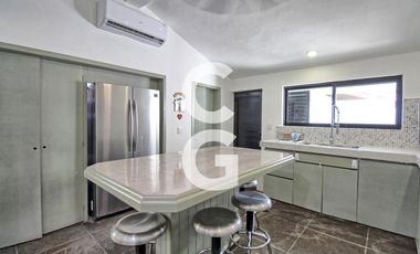 Casa en Venta en Cancún en Residencial Campestre con 4 Recámaras