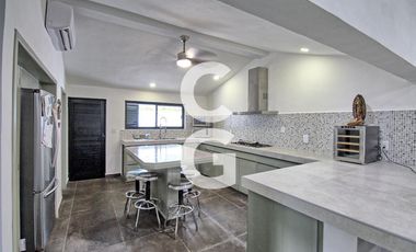 Casa en Venta en Cancún en Residencial Campestre con 4 Recámaras