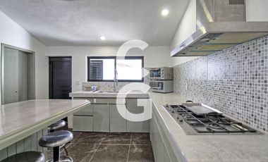 Casa en Venta en Cancún en Residencial Campestre con 4 Recámaras