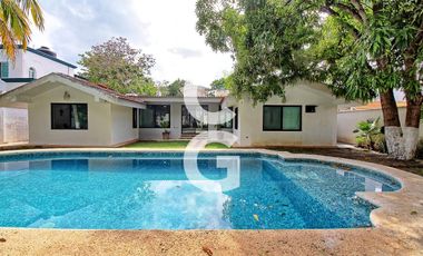 Casa en Venta en Cancún en Residencial Campestre con 4 Recámaras