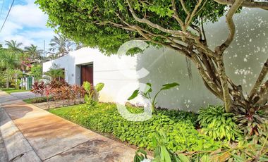 Casa en Venta en Cancún en Residencial Campestre con 4 Recámaras