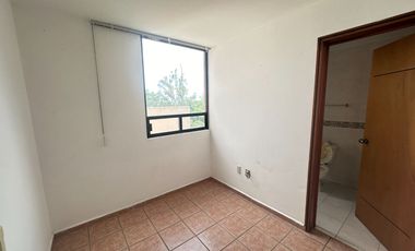 Se renta amplia propiedad para uso exclusivo de Oficinas o consultorios