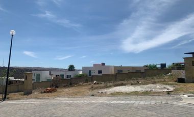 Vendo terreno en fracc pedregal de la calera