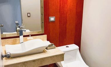 Venta de Linda Casa en Condominio Cerca a La Universidad de Lima