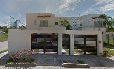 BONITA CASA EN VALLARTA CON AMPLIO JARDIN