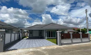 Selling a single house, San Sai Luang, only 3 houses left, great price, area 60-70 sq.w., lots of freebies
