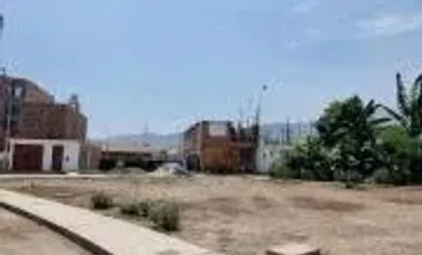 REMATOOO!!!  Lindo terreno a Espalda del Mercado Central AVENIDA SANTA MARIA para vivienda y negocio!!!