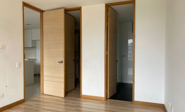 45666 Apartamento en arriendo en el sector Loma de los Benedictinos