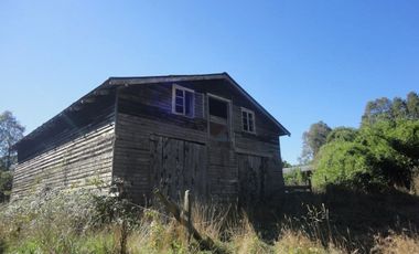 Campo con Casa 150 Ha Aprox. A 11 Km. Osorno   $ 2.247.000.000.