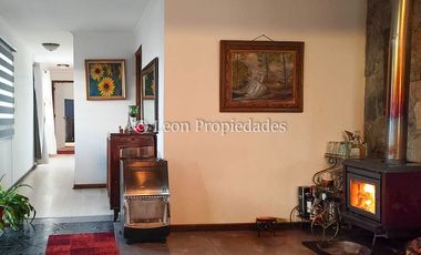 Leon Propiedades vende parcela con casa en La Aurora, Curacavi.