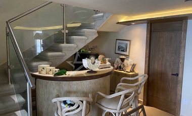 VILLA DE DOS NIVELES EN JOYAS DE BRISAMAR