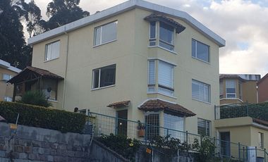 Venta de Casa, Puengasí, Puente 2, Conjunto Privado, con Suite Independiente