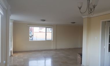Venta de Casa, Puengasí, Puente 2, Conjunto Privado, con Suite Independiente
