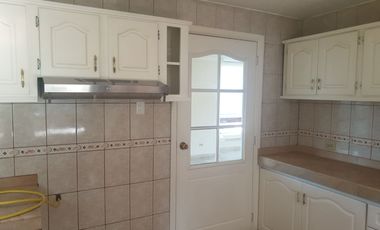 Venta de Casa, Puengasí, Puente 2, Conjunto Privado, con Suite Independiente