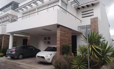 EN VENTA MAGNIFICA CASA EN CONDOMINIO EN METEPEC, DISEÑO MODERNO Y AMPLIO