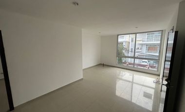 En alquiler departamento de 3 dormitorios en Kennedy.