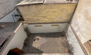 Casa frente a parque en Urb. Higuereta: 326.15 m², 6 dorm, 4 cocheras + parámetros 5 pisos (Surco)