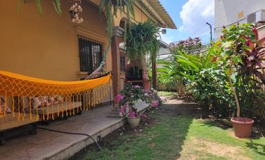 Casa en Centario Sur Av. José Vicente Trujillo