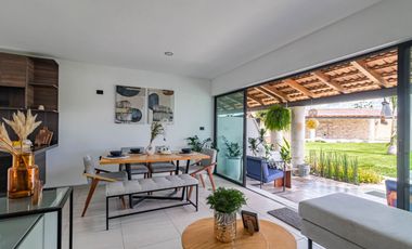 Casa en Venta con 3 recamaras alberca en Fraccionamiento en Xochitepec Morelos