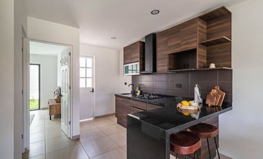 Casa en Venta con 3 recamaras alberca en Fraccionamiento en Xochitepec Morelos
