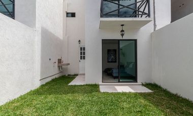 Casa en Venta con 3 recamaras alberca en Fraccionamiento en Xochitepec Morelos