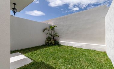 Casa en Venta con 3 recamaras alberca en Fraccionamiento en Xochitepec Morelos