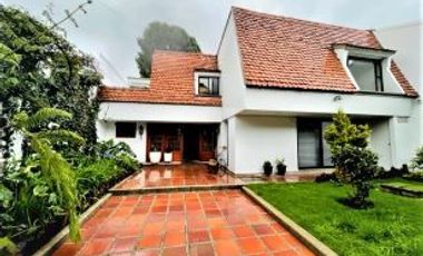 VENDO  CASA EN SANTA ANA ORIENTEAL 797 M2