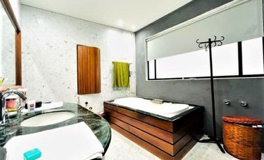 VENDO  CASA EN SANTA ANA ORIENTEAL 797 M2