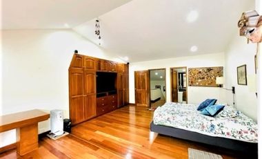 VENDO  CASA EN SANTA ANA ORIENTEAL 797 M2