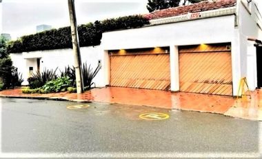 VENDO  CASA EN SANTA ANA ORIENTEAL 797 M2