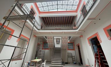CASONA EN ESQUINA  1,080  m2 CON USO DE SUELO COMERCIAL EN RENTA EN CENTRO HISTÓRICO DE PUEBLA.