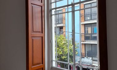 CASONA EN ESQUINA  1,080  m2 CON USO DE SUELO COMERCIAL EN RENTA EN CENTRO HISTÓRICO DE PUEBLA.