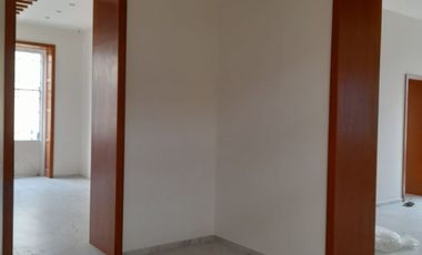 CASONA EN ESQUINA  1,080  m2 CON USO DE SUELO COMERCIAL EN RENTA EN CENTRO HISTÓRICO DE PUEBLA.