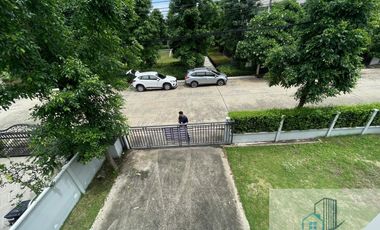 Single house 63.4 sq.w. in front of Centro garden Phahon-Vibhavadi, Khlong Luang