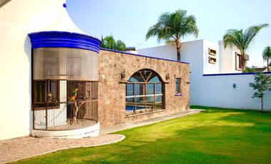 RENTA CASA AMPLIA EN 2 NIVELES, 5 RECAMARAS JARDIN, ALBERCA, LA CARCAÑA CERCA DEL C.C. EXPLANADA, SAN PEDRO CHOLULA