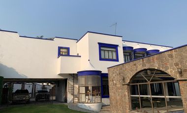RENTA CASA AMPLIA EN 2 NIVELES, 5 RECAMARAS JARDIN, ALBERCA, LA CARCAÑA CERCA DEL C.C. EXPLANADA, SAN PEDRO CHOLULA
