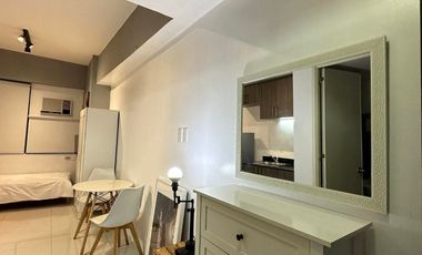 For Sale Studio Condominium Unit In Symphony Tower 2