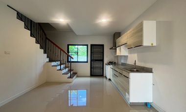 Modern Style Town home for rent and for sale in Lamphun