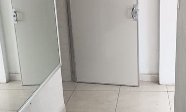 Local comercial en renta, con inmobiliario para restaurante, todo en acero inoxidable