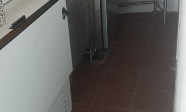 Local comercial en renta, con inmobiliario para restaurante, todo en acero inoxidable