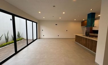 CASA EN VENTA EN PRADERAS ALTOZANO