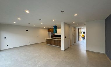 CASA EN VENTA EN PRADERAS ALTOZANO