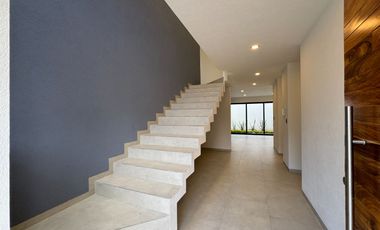 CASA EN VENTA EN PRADERAS ALTOZANO