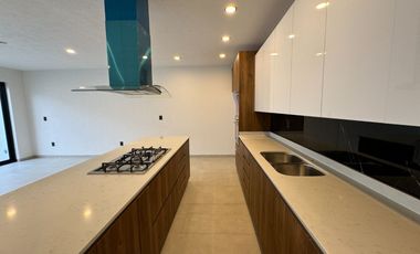 CASA EN VENTA EN PRADERAS ALTOZANO